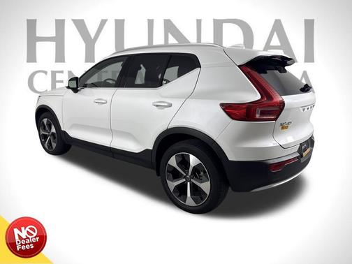 2023 Volvo XC40 B5 Plus Bright Theme