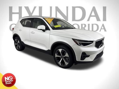 2023 Volvo XC40 B5 Plus Bright Theme