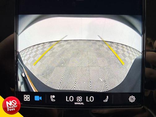 2023 Volvo XC40 B5 Plus Bright Theme