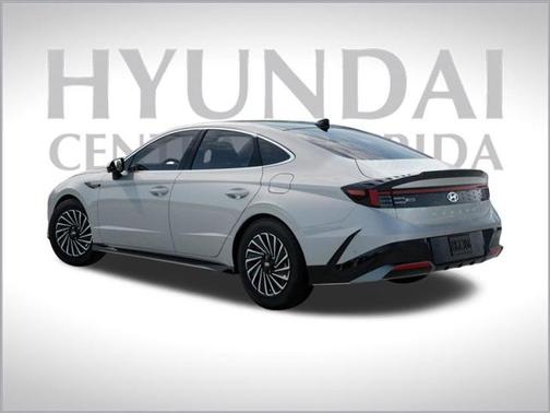 2025 Hyundai SONATA Hybrid Limited