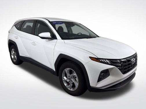 White Pearl 2024 Hyundai TUCSON SE