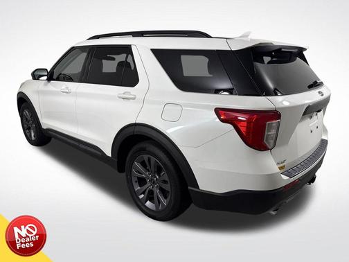 Star White Metallic Tri-Coat 2022 Ford Explorer XLT