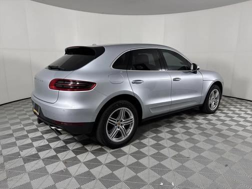 2017 Porsche Macan Base
