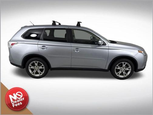 Cool Silver Metallic 2015 Mitsubishi Outlander SE