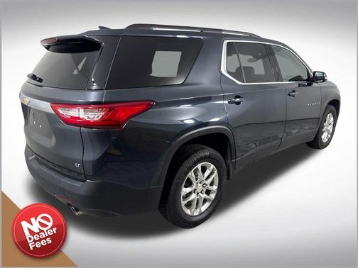 Graphite Metallic 2020 Chevrolet Traverse LT Leather