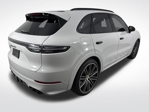 2023 Porsche Cayenne GTS