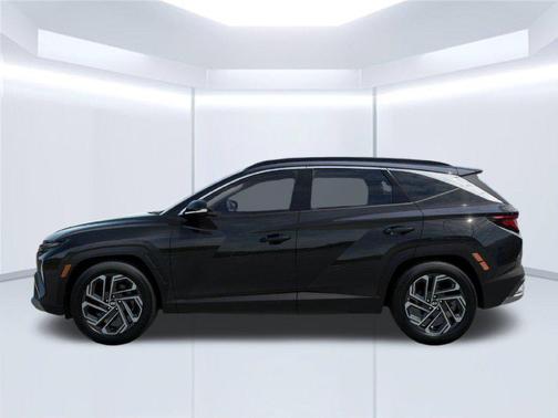 Phantom Black 2026 Hyundai TUCSON SEL Plus