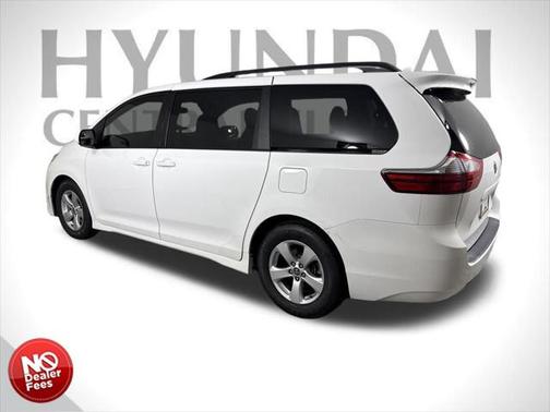 2020 Toyota Sienna LE