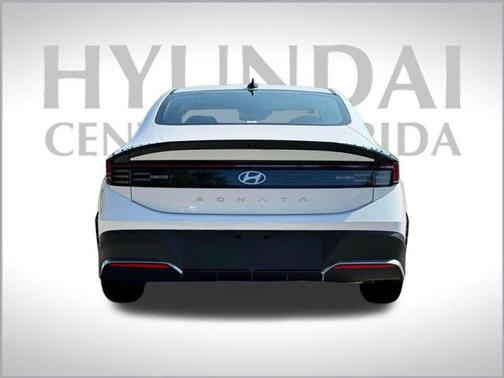 2025 Hyundai SONATA SE