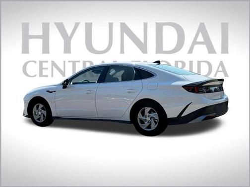 2025 Hyundai SONATA SE