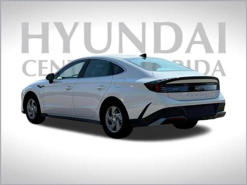 2025 Hyundai SONATA SE