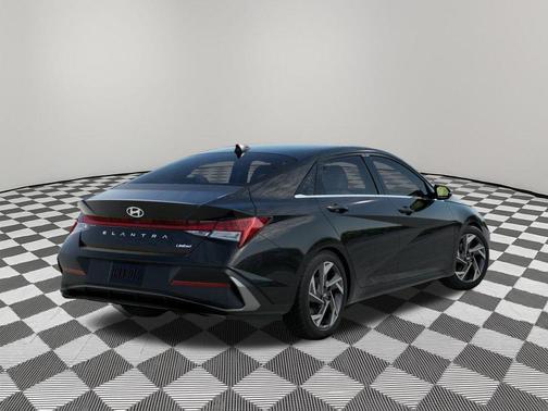 2025 Hyundai ELANTRA Limited