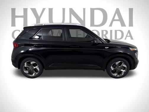 2022 Hyundai VENUE SEL