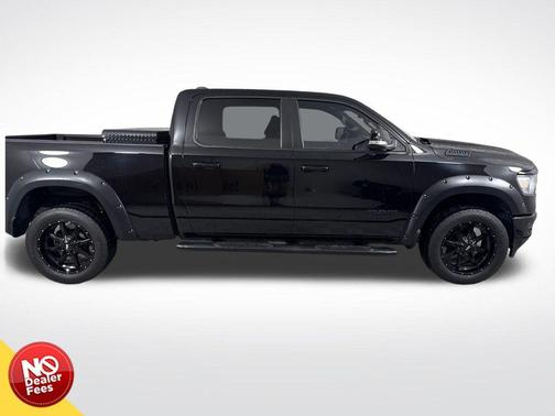 Diamond Black Crystal Pearlcoat 2021 RAM 1500 Big Horn/Lone Star