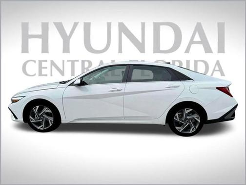 2025 Hyundai ELANTRA SEL