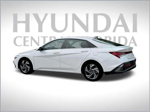 2025 Hyundai ELANTRA SEL