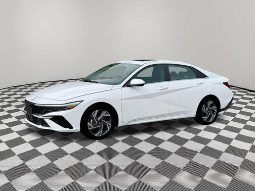 2025 Hyundai ELANTRA SEL