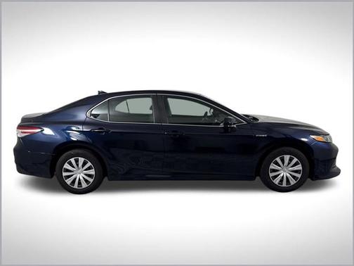 2019 Toyota Camry Hybrid LE