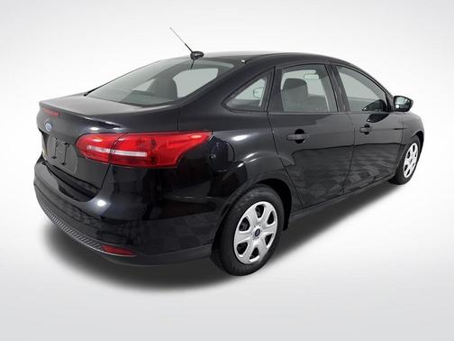 Shadow Black 2018 Ford Focus SE