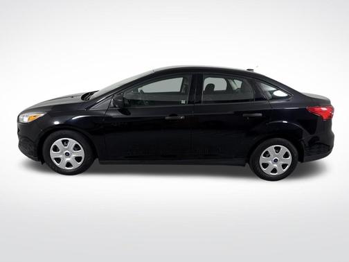 Shadow Black 2018 Ford Focus SE