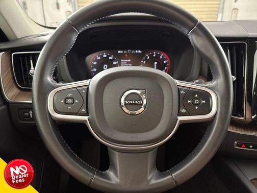 2021 Volvo XC60 T5 Momentum
