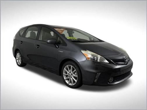 2013 Toyota Prius v Five