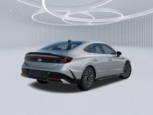Aero Silver 2026 Hyundai SONATA Hybrid SE