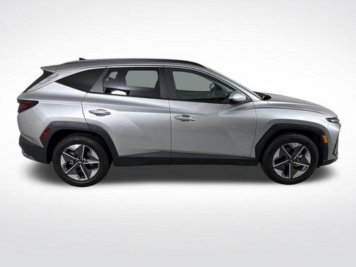 Shimmering Silver 2025 Hyundai TUCSON SEL
