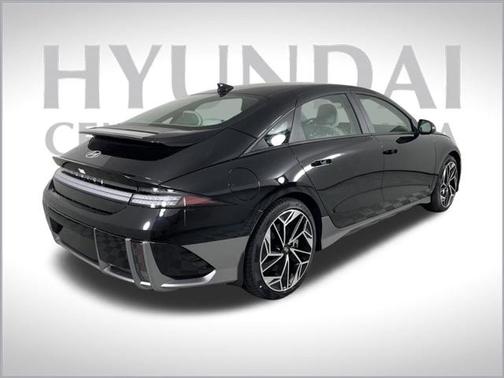 2025 Hyundai IONIQ 6 SE