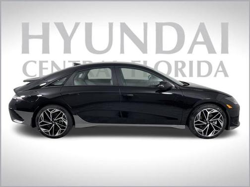 2025 Hyundai IONIQ 6 SE