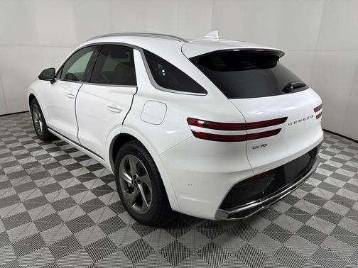 2026 Genesis GV70 2.5T Advanced