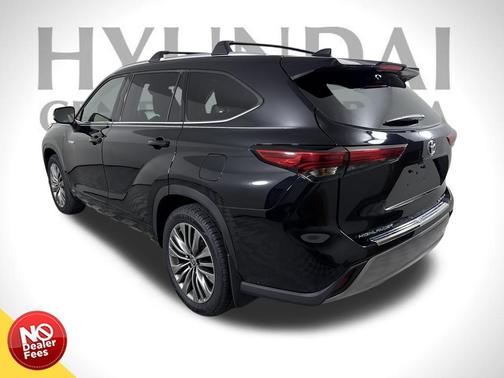 2021 Toyota Highlander Hybrid Platinum