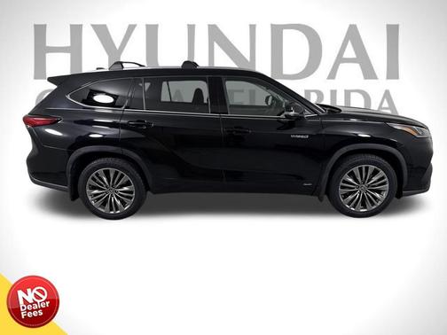2021 Toyota Highlander Hybrid Platinum
