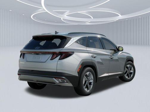 Shimmering Silver 2026 Hyundai TUCSON SEL Premium