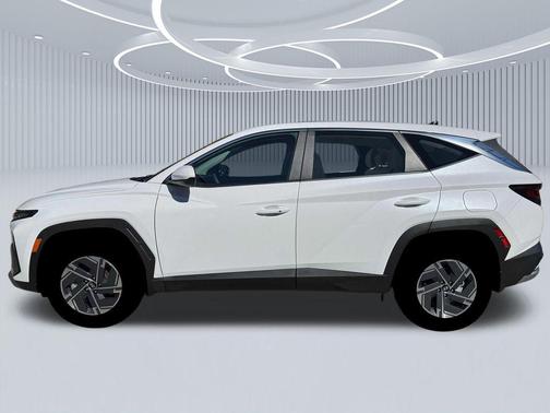 Creamy White Pearl 2026 Hyundai TUCSON Hybrid Blue SE