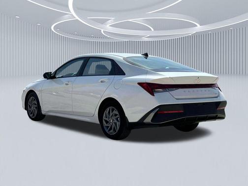 2025 Hyundai ELANTRA HEV SEL Sport