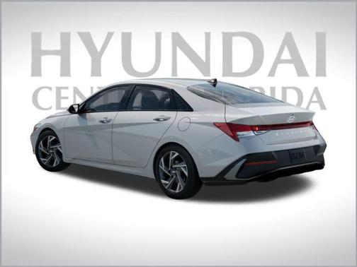2025 Hyundai ELANTRA SEL