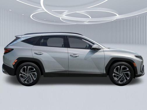 Shimmering Silver 2026 Hyundai TUCSON SEL Plus