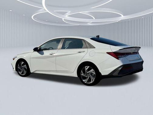 2025 Hyundai ELANTRA HEV SEL Sport