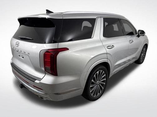 Typhoon Silver 2023 Hyundai PALISADE Calligraphy