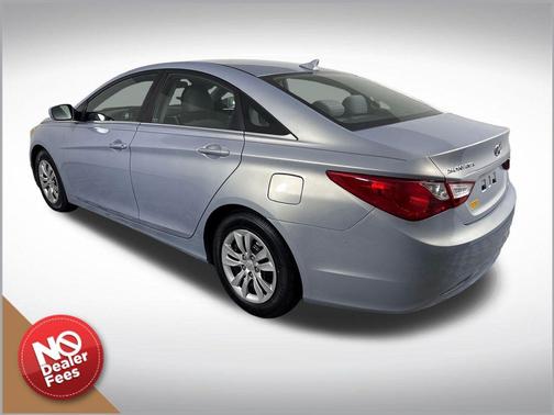 Iridescent Silver Blue Pearl 2011 Hyundai SONATA GLS