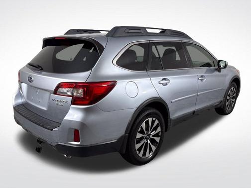 Ice Silver Metallic 2015 Subaru Outback 3.6R Limited