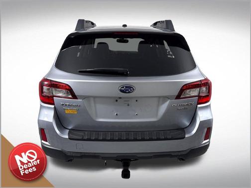 Ice Silver Metallic 2015 Subaru Outback 3.6R Limited