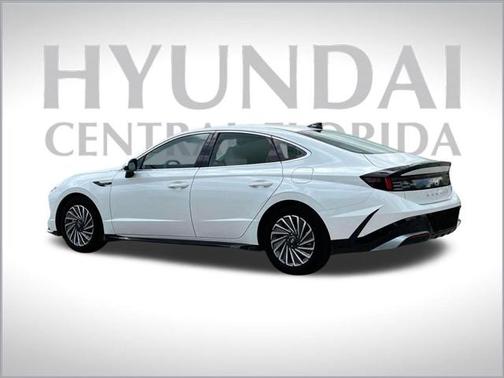 2025 Hyundai SONATA Hybrid SE
