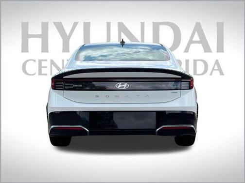 2025 Hyundai SONATA Hybrid SE