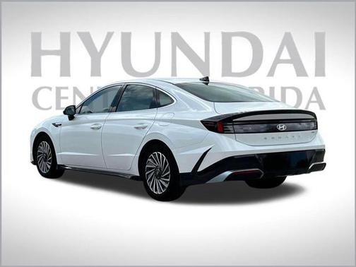 2025 Hyundai SONATA Hybrid SE