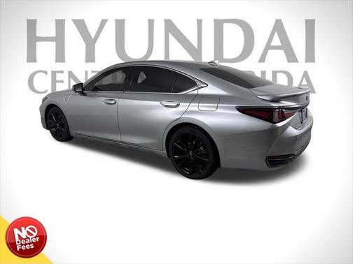 2023 Lexus ES 300h F SPORT Handling