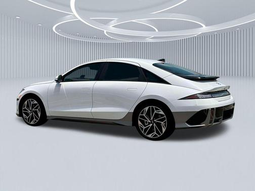2025 Hyundai IONIQ 6 SEL
