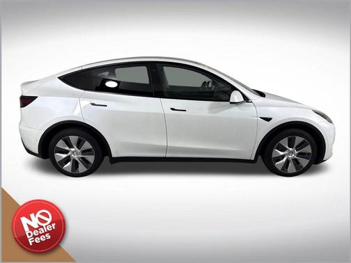Pearl White Multi-Coat 2022 Tesla Model Y Long Range Dual Motor All-Wheel Drive