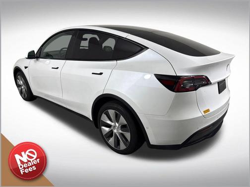 Pearl White Multi-Coat 2022 Tesla Model Y Long Range Dual Motor All-Wheel Drive